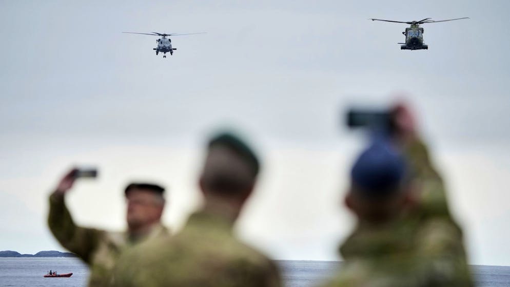 Questione Groenlandia. Sbarcati a Nuuk i primi militari, ma Trump non si fa intimidire: «Non cambio idea»