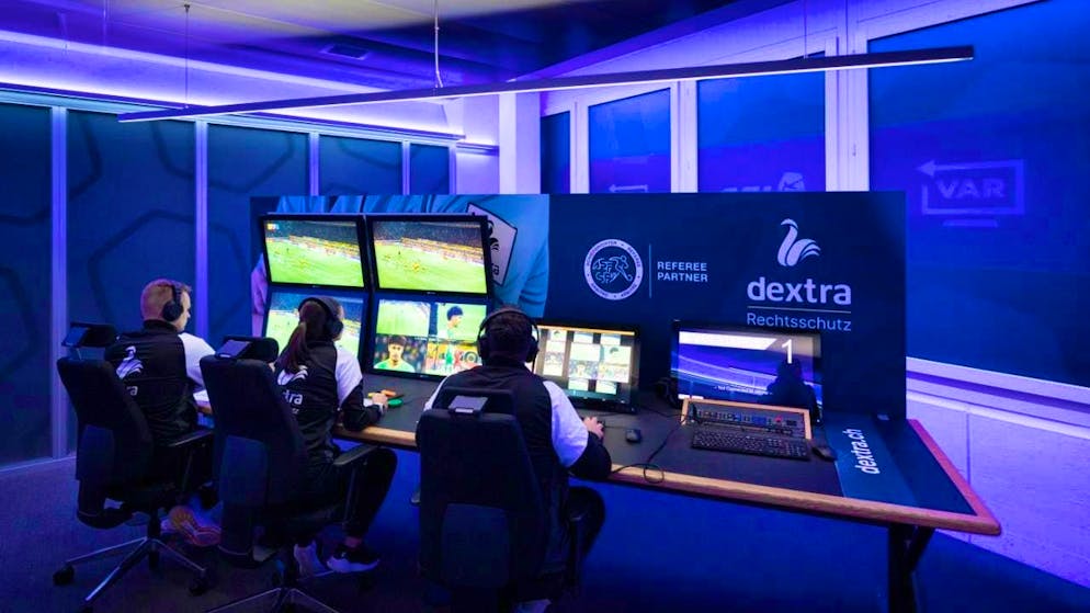 This is what it looks like for the video referees in Volketswil, who demonstrated their work to the invited journalists on Wednesday evening (photo from December 17)