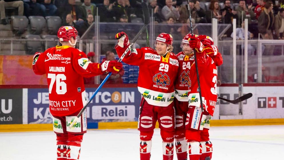 Der EHC Biel gewinnt in der Verlängerung gegen Ambri-Piotta.
