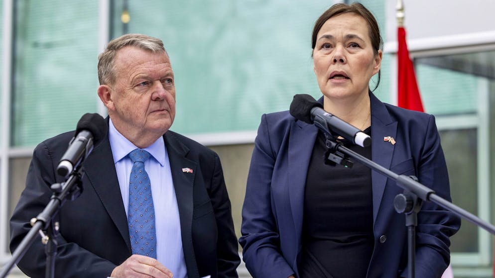 Bundeswehr fliegt nach Grönland – wie reagiert Trump? - Gallery. Der dänische Aussnminister Lars Løkke Rasmussen und Vivian Motzfeldt, die für Grönlands auswärtige Angelegenheiten zuständig ist, nach dem Treffen mit der US-Regierung in Washington am Mittwoch.