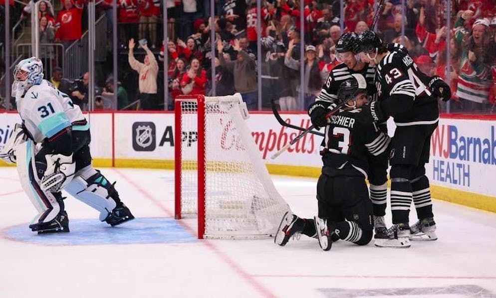 Festeggiato dopo il suo gol decisivo all'overtime