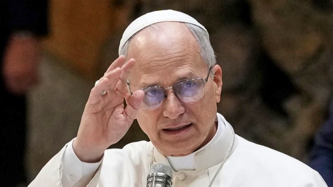 Religione. Il Papa commosso e sconvolto per Crans-Montana