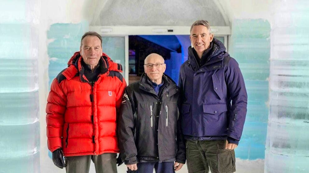 Dormakaba tests sliding door at minus 20 degrees - Gallery. The owners of the ice hotel in Alta, brothers Hans Ulrik and Tor Kjetil Wisløff, are delighted with the visit from Dormakaba CEO Till Reuter (from left to right). (Image: Dormakaba)