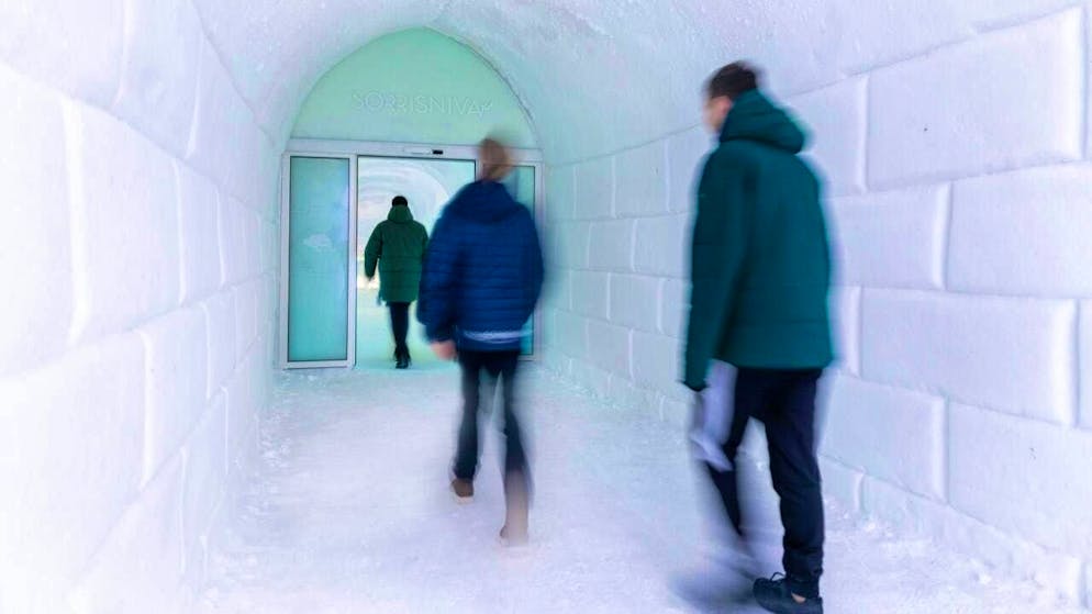 Dormakaba tests sliding door at minus 20 degrees - Gallery. The Swiss company Dormakaba is testing a sliding door with new technology in an ice hotel in Norway. (Image: Dormakaba)