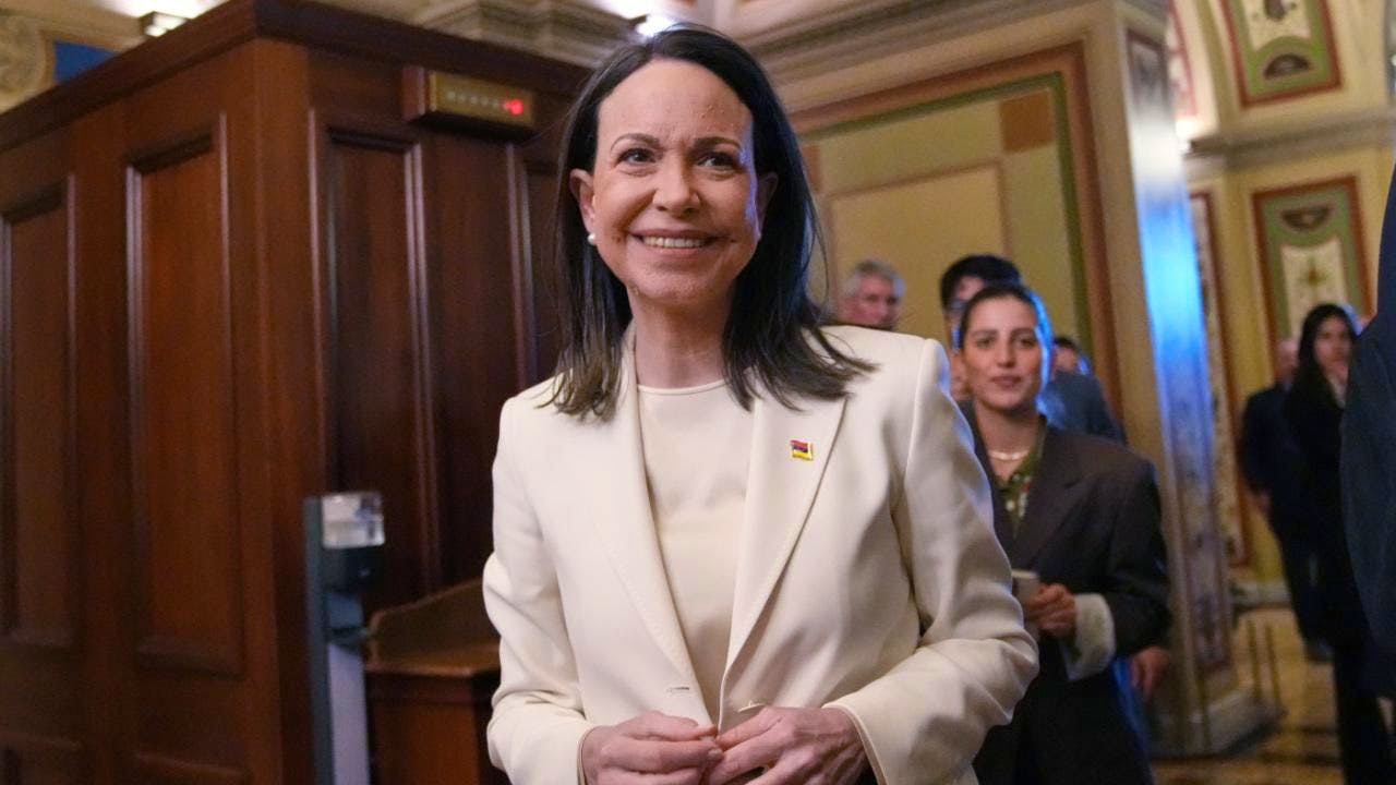 USA. Machado: Presented Trump with Nobel Prize medal