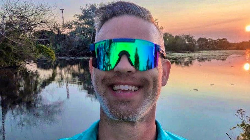 «Protettore dei pedofili». Sospeso il dipendente di Ford che ha inveito contro Trump, lanciata una raccolta fondi