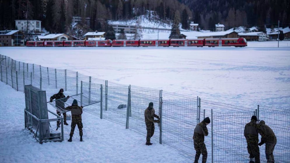 Kilometerlange Gitterwände prägen Davos während des WEF. Die Sicherheitsanforderungen werden von Jahr zu Jahr grösser.