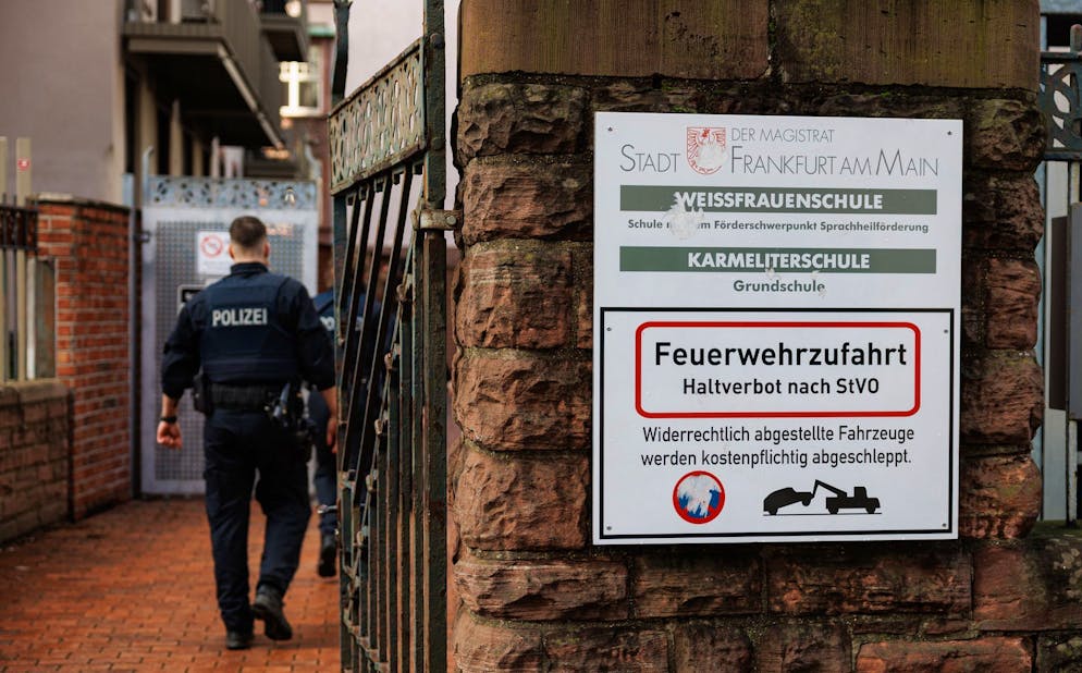 Noah (8) in Frankfurt verschwunden. Die Polizei hat das Schulgelände mehrfach durchsucht.