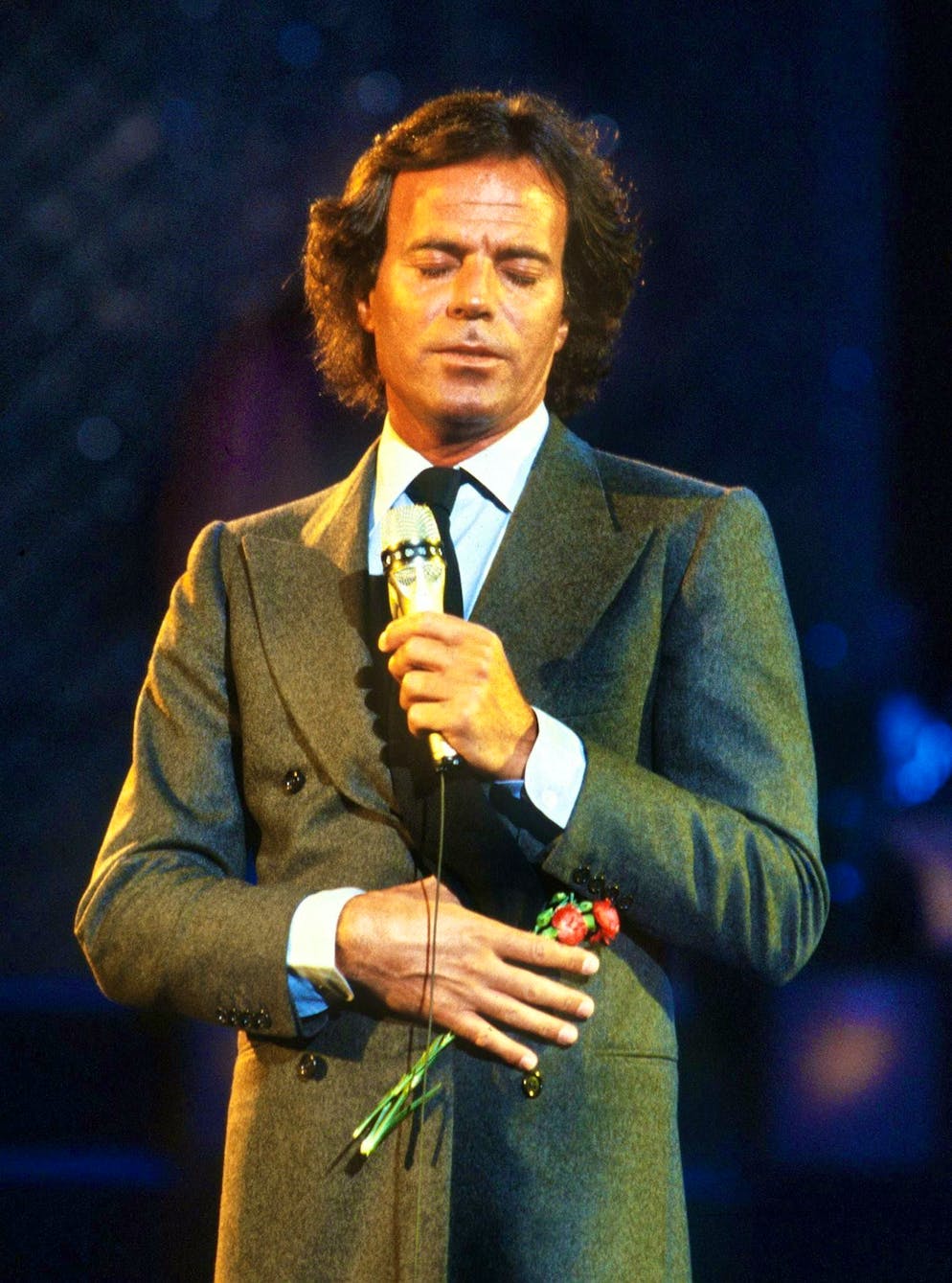 World star Julio Iglesias rejects allegations of abuse. Julio Iglesias has denied the allegations of sexual abuse made against him. The Spanish public prosecutor's office has opened an investigation.