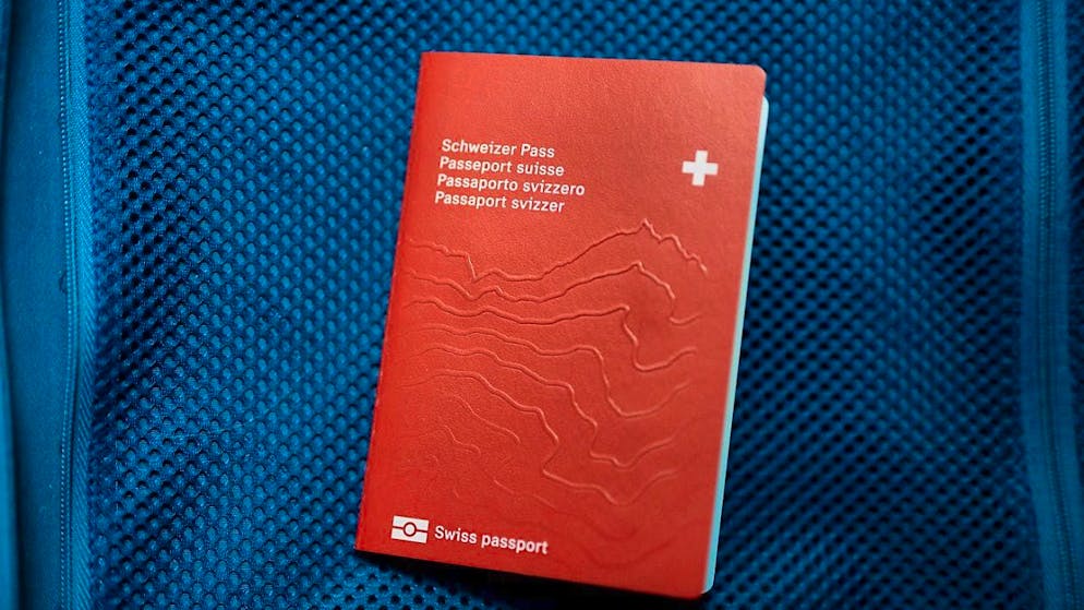 According to the court, the man should now receive a Swiss passport. (symbolic image)