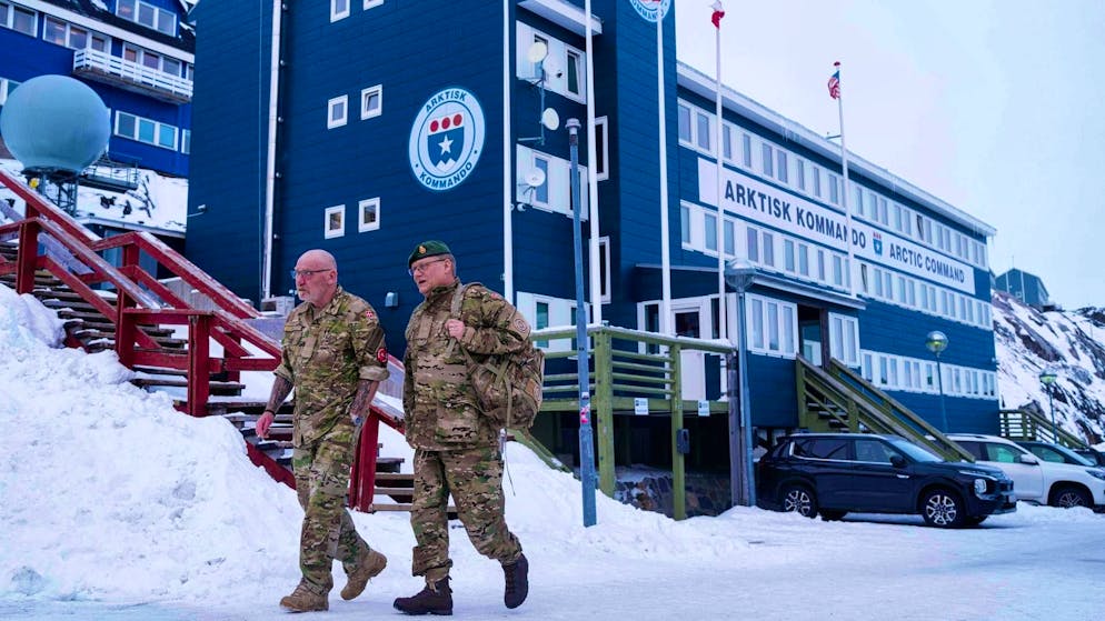 Greenland's politics: Don't want to be American - Gallery. Danish soldiers in front of the Joint Arctic Command Center in Nuuk. ( January 16, 2026)