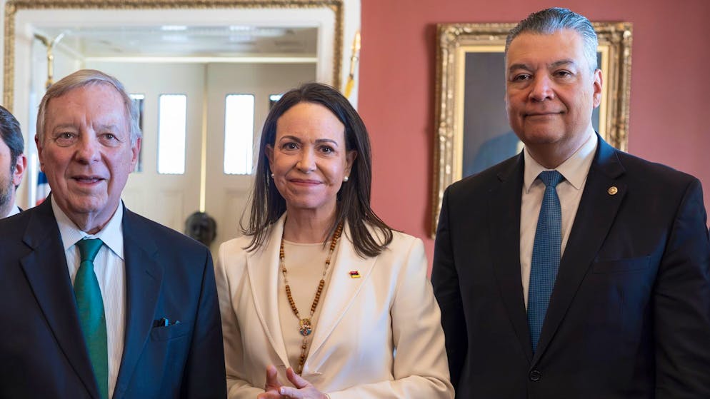 Ticker zum US-Vorgehen in Venezuela. Machado überreicht Trump ihre Nobelpreis-Medaille