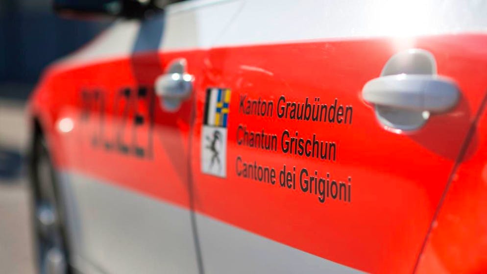 La polizia cantonale dei Grigioni ha messo in manette un 40enne italiano, che ha causato l'incendio di un'azienda commerciale a Rothenbrunnen lo scorso autunno. (immagine simbolica)