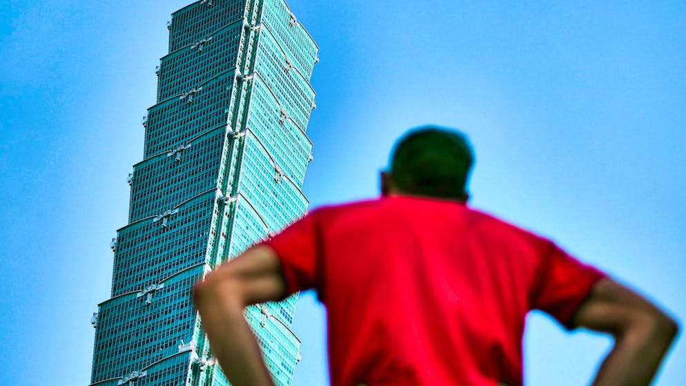 Ci si spinge troppo oltre?. Il mondo potrà guardare in diretta Alex Honnold scalare un grattacielo senza sicurezza