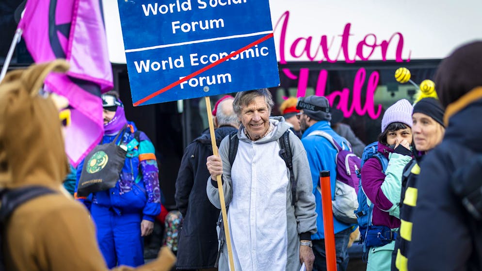 Forum economico. È partita la marcia-protesta anti-WEF verso Davos, «Trump dà la spinta»