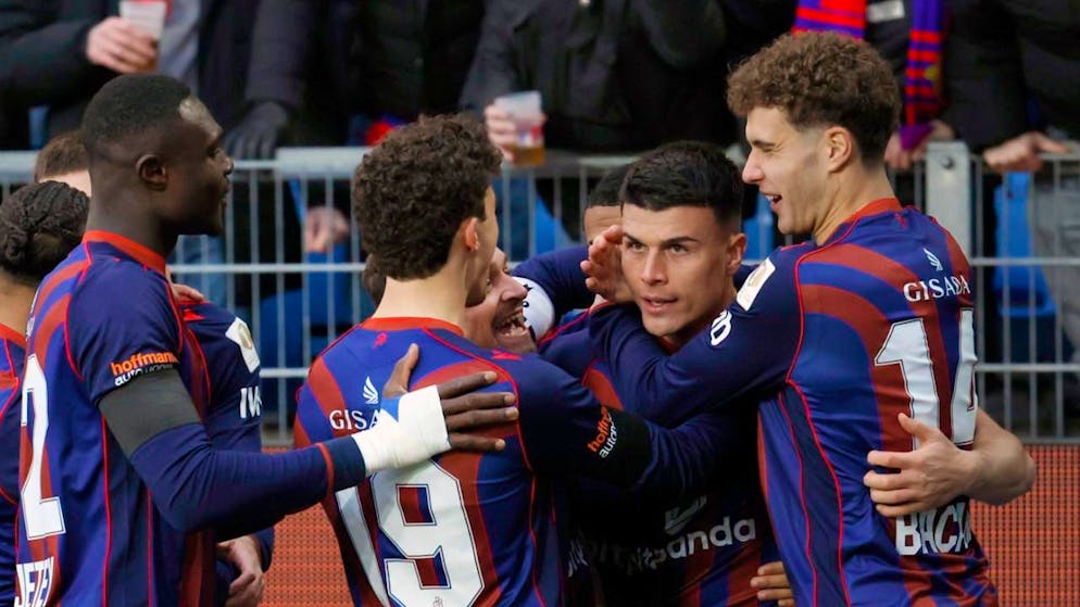 Thun ist nicht zu bremsen, Basel nur mit Remis - Gallery. Flavius Daniliuc hatte für den perfekten Basler Start ins Spiel gesorgt