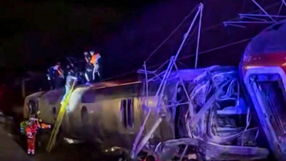 Incidente ferroviario. Deragliano due treni in Spagna, almeno sette morti e diversi feriti