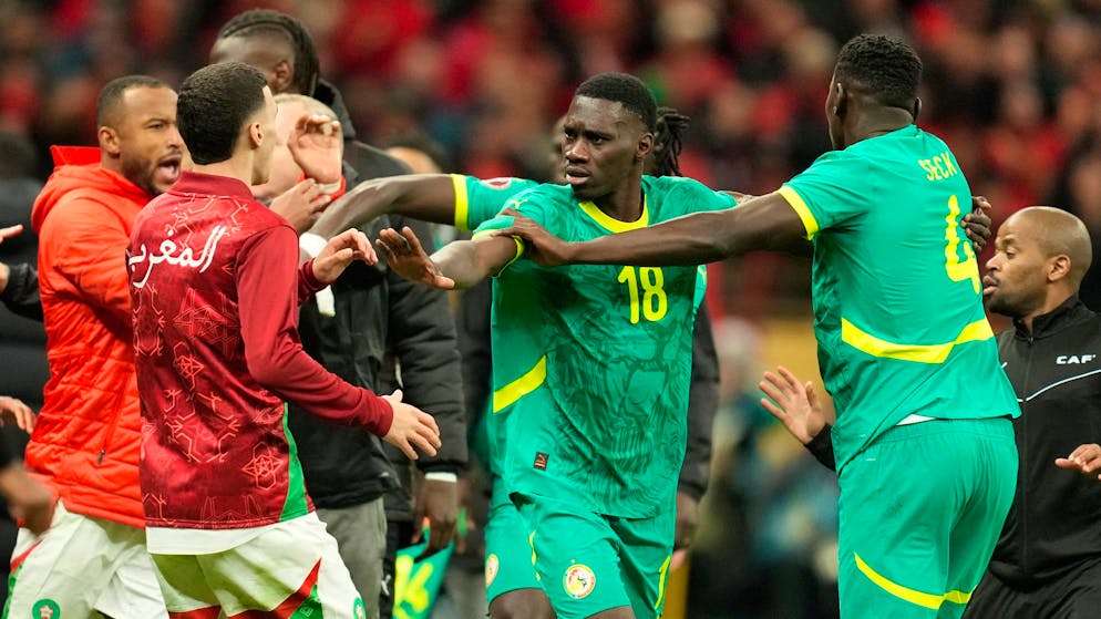 Drama in the Africa Cup final. Senegal players leave the pitch after VAR intervention - then events turn upside down