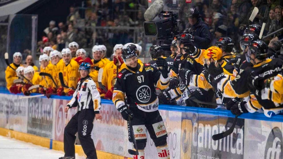 Lugano captain Calvin Thürkauf, who killed all four of his penalties, is celebrated by his teammates