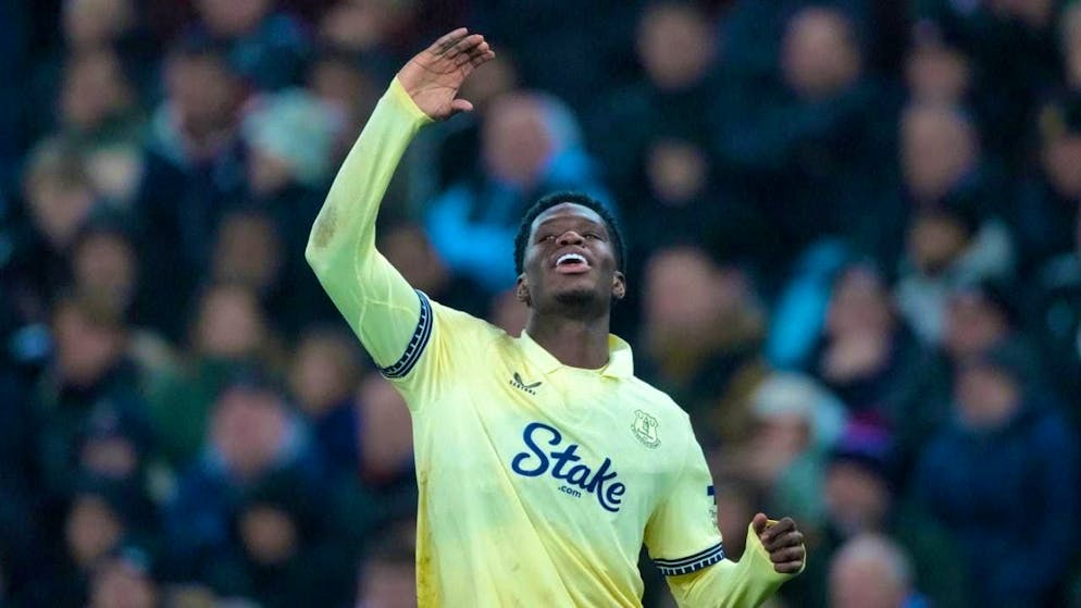 Thierno Barry celebrates the golden goal at Aston Villa