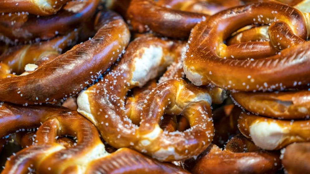 Der Kioskkonzern Valora verkauft künftig Brezeln und Laugenstangen auch in den USA. (Archivbild)