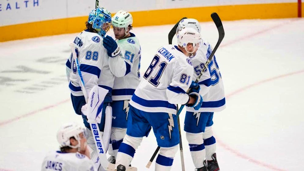 The Tampa Bay Lightning players celebrate the clear away win against the Dallas Stars.
