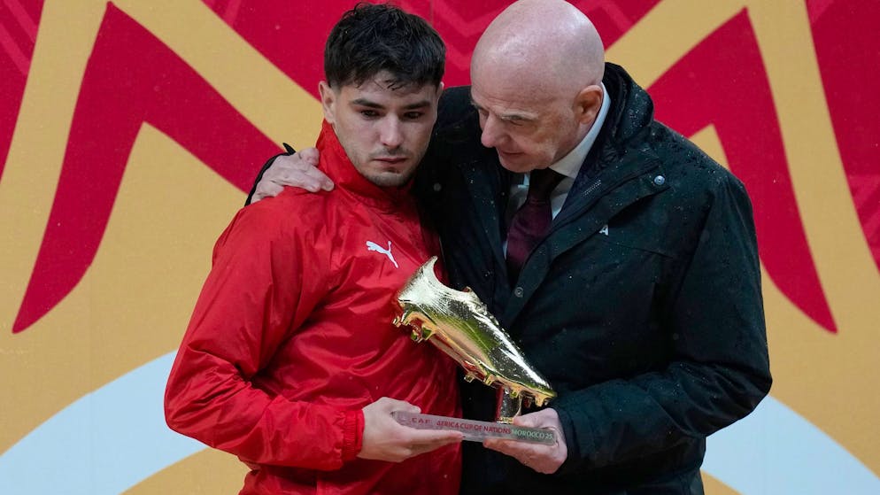 Gianni Infantino spendet dem tragischen Helden Trost.