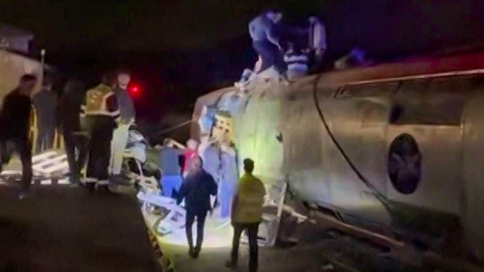 Treni deragliati in Spagna. Un sopravvissuto al disastro ferroviario: «A un certo punto capisci che non c'è più nulla da fare»