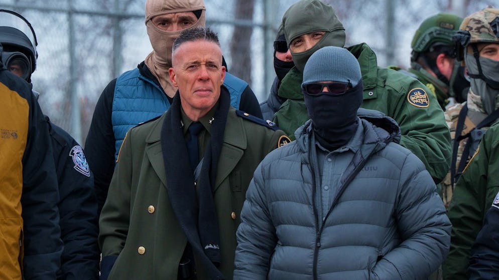 Bovinos Outfit erinnert viele an die Nazi-Zeit. 