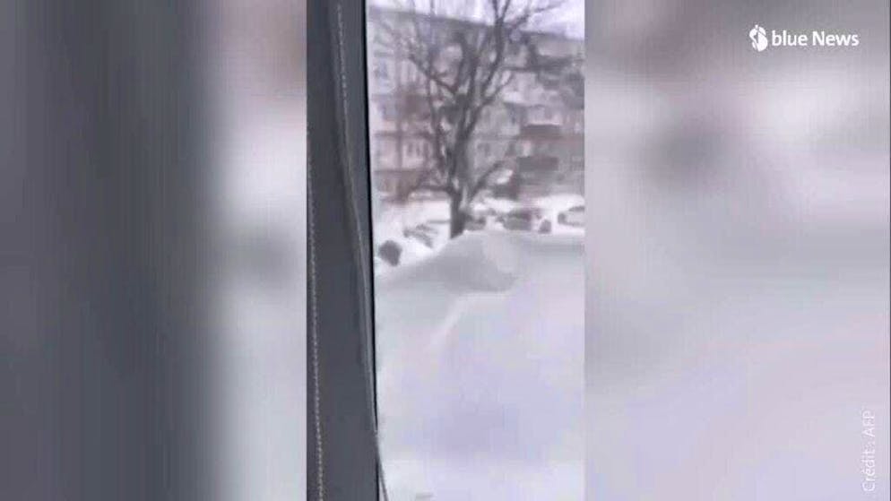 Ecco il video. Nevicate da record in Kamchatka, interi edifici sepolti sotto la coltre bianca
