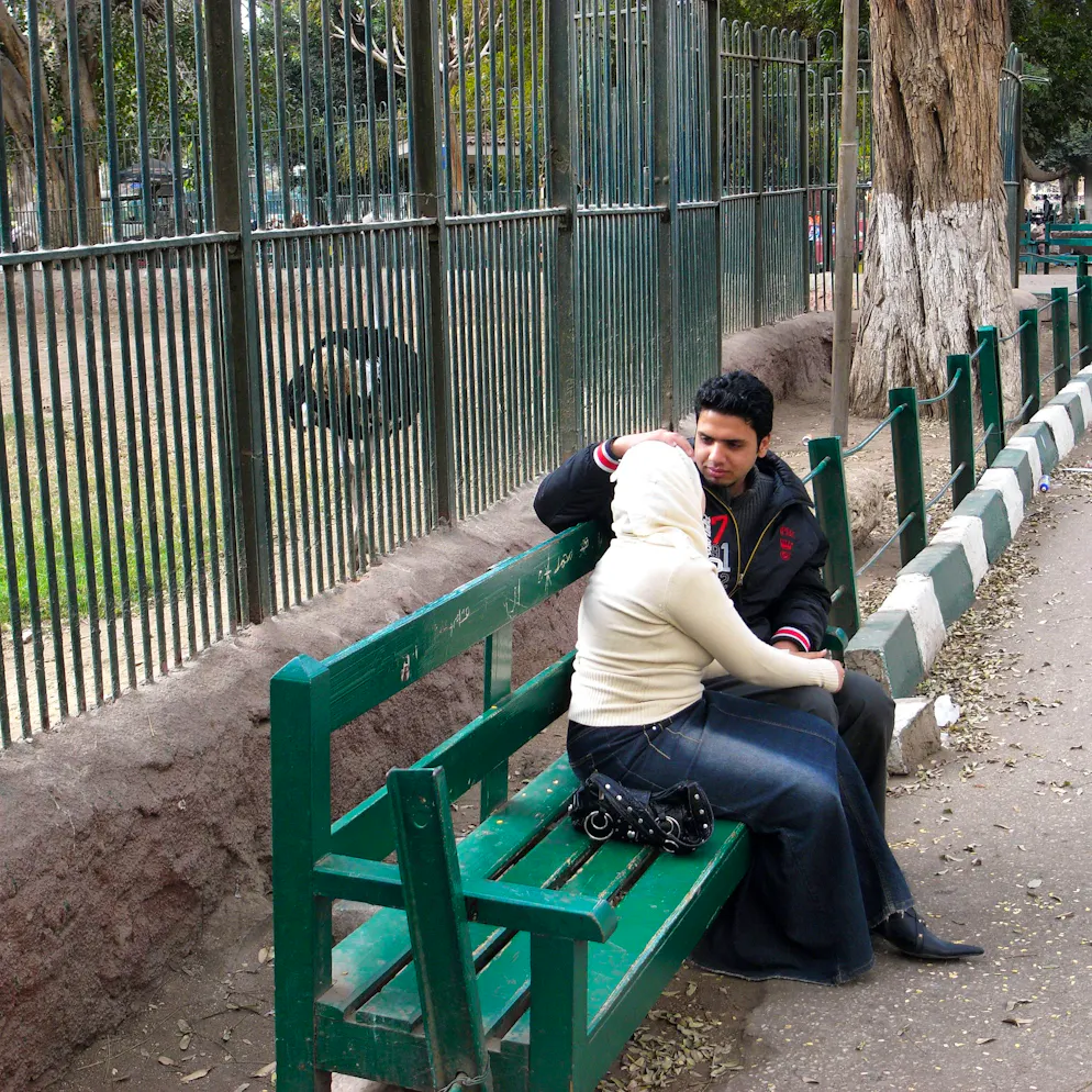 Kairo Zoo. Auch das ist spannend zu beobachten: Der Zoo ist ein beliebter Treffpunkt für Pärchen, die hier – anders als auf der Strasse – auch einmal Zärtlichkeiten zeigen können.