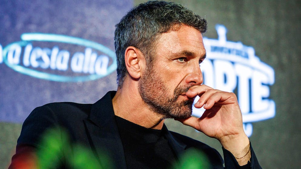 Paolo Calabresi beffato?. Ruolo scippato a un collega all'ultimo minuto? Raoul Bova torna a fare l'insegnante