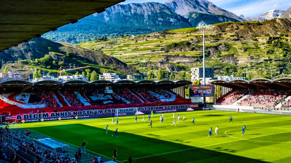The Stade de Tourbillon in Sion: a football fan fell from the stands and died. (archive picture)