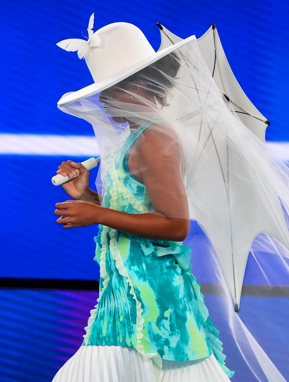 Filmreifer Auftritt: Tennisstar Osaka sorgt für Hingucker - Gallery. DER Hingucker der ersten Runde bei den Australian Open: Naomi Osaka