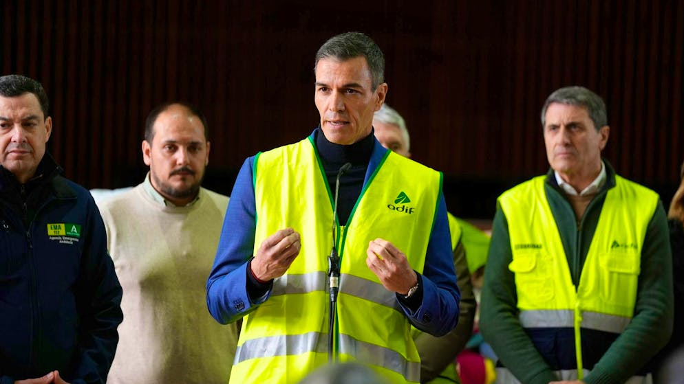 Train crash in Spain - details of victims expected - Gallery. Spain's Prime Minister Pedro Sánchez declared three days of national mourning.