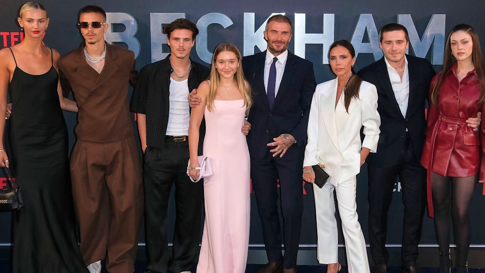 Sabotage, Bruch, Kontrollvorwürfe. Hochzeits-Eklat und Instagram-Abrechnung – so titeln britische Medien zum Beckham-Streit