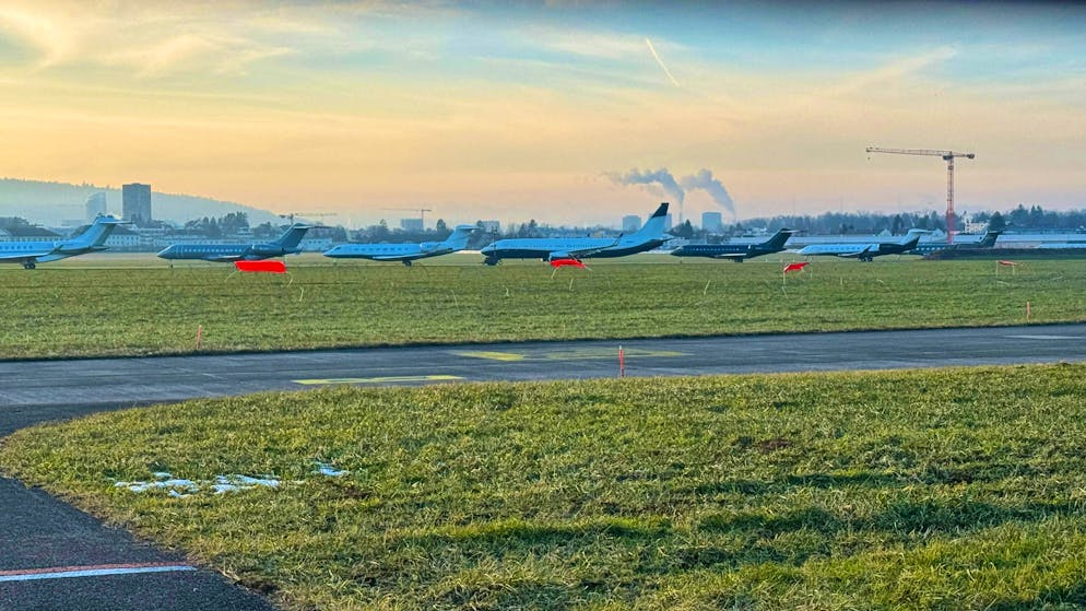 Dübendorf military airfield. Numerous private jets are currently parked at the military airfield in Dübendorf.