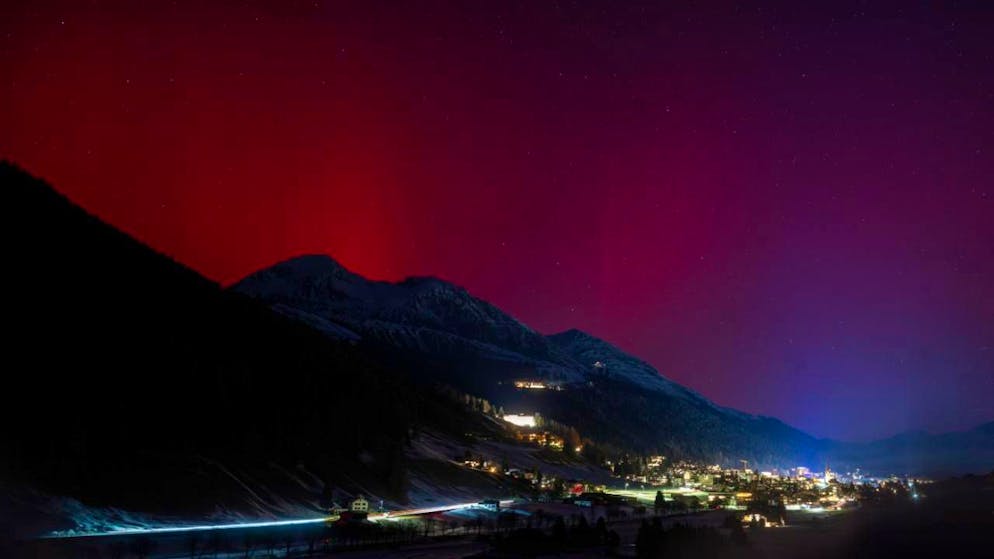 Zweite Nacht infolge. Polarlichter leuchten wieder über der Schweiz