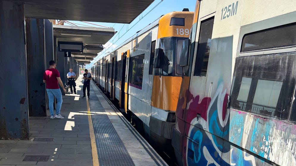 Ein Toter und Verletzte bei neuem Zugunglück in Spanien - Gallery. Die Nahverkehrszüge in Katalonien sind vor allem in den Hauptverkehrszeiten voll. (Archiv-Bild)