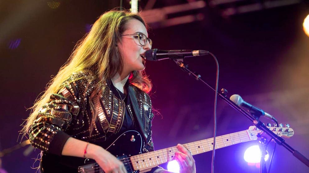 Veronica Fusaro chantera pour la Suisse au 70e Concours Eurovision - Gallery. Agée de 28 ans, Veronica Fusaro a déjà une grande expérience de la scène. Elle a donné plus de 500 concerts en Suisse et à l'étranger et s'est produite dans des festivals renommés (archives).