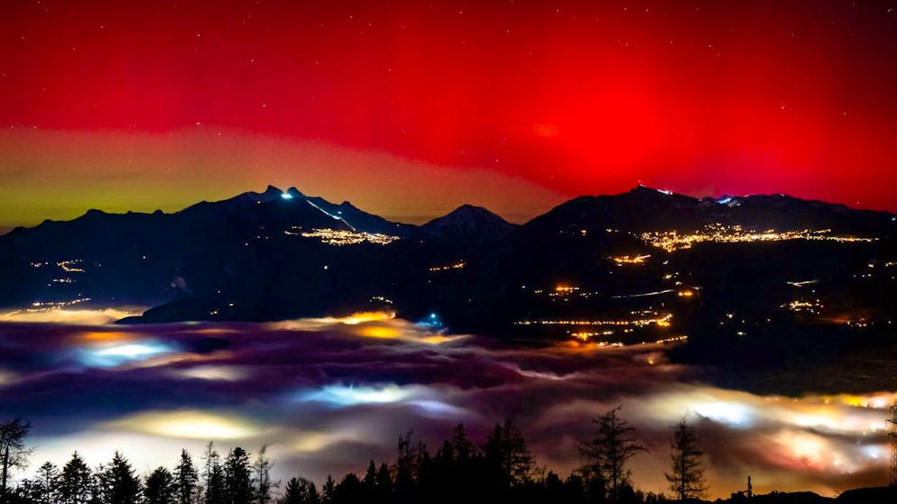 Glowing sky - auroras can be seen over Germany - Gallery. Northern lights shine over Monthey, Bex and Aigle VD on Monday night...