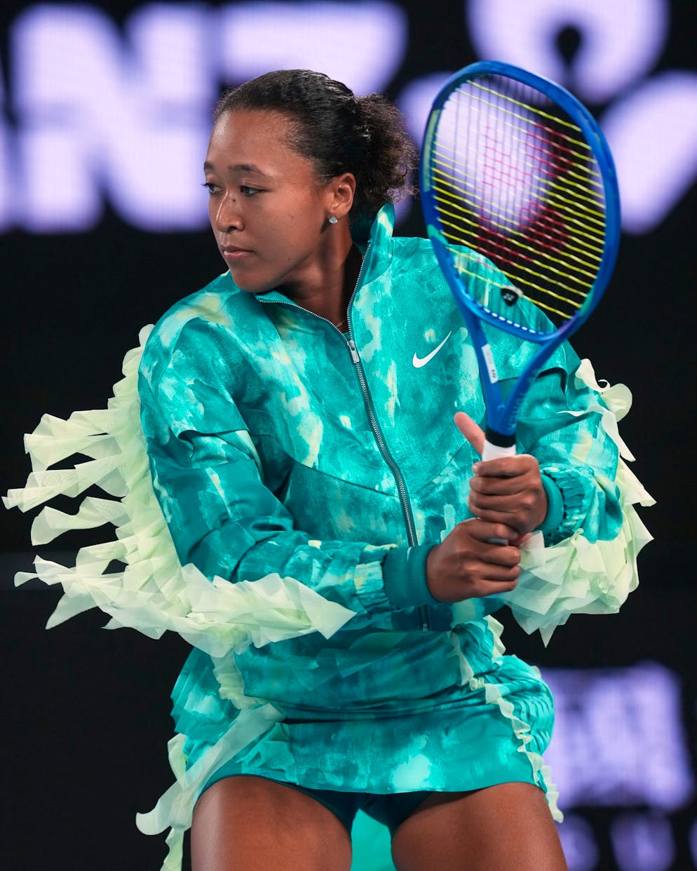 Filmreifer Auftritt: Tennisstar Osaka sorgt für Hingucker - Gallery. Naomi Osaka beim Einspielen.