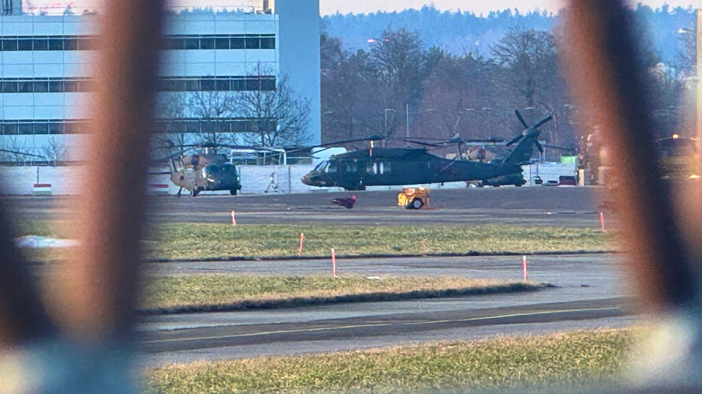 Militärflugplatz Dübendorf. Auch Militärhelikopter sind hier parkiert.