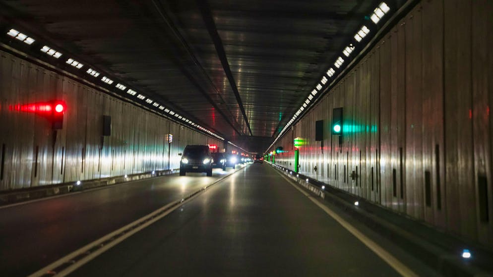 Kontrolle über Auto verloren. Gotthard-Tunnel wegen Unfall in beide Richtungen gesperrt