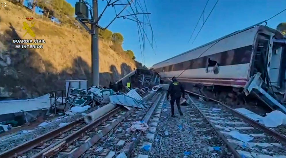 La collision entre deux TGV a fait au moins 41 morts.