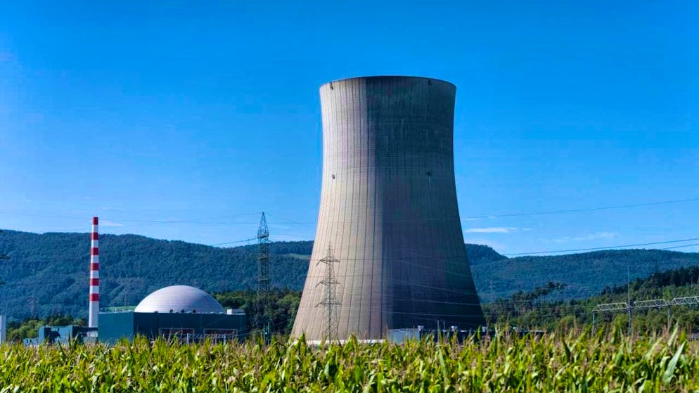 The majority of a parliamentary committee wants to lift the ban on new nuclear power plants. The picture shows the cooling tower of the Gösgen nuclear power plant. (theme picture)