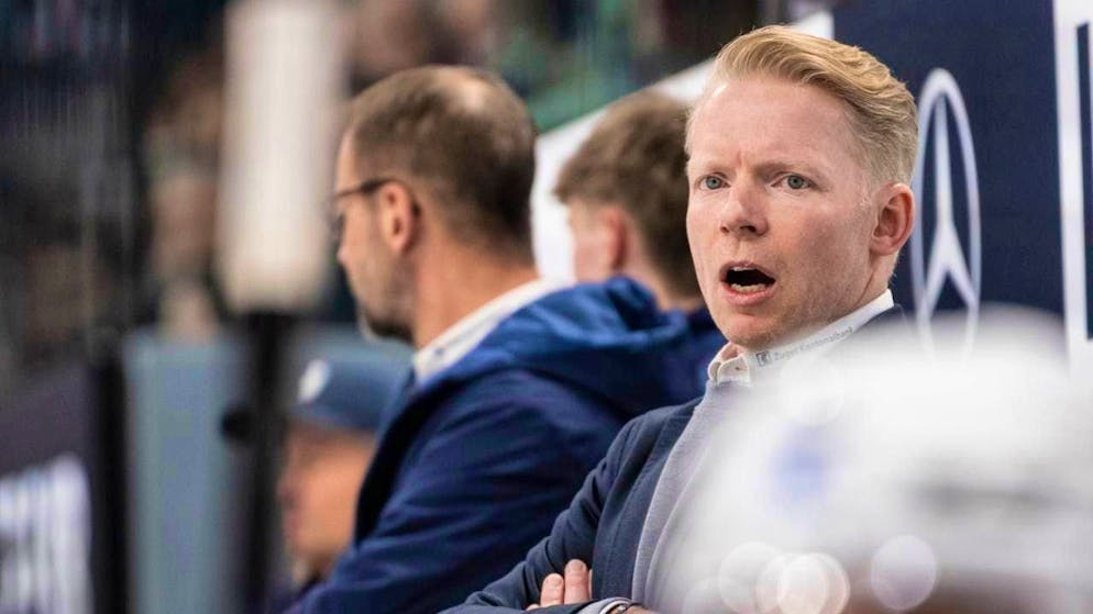 Head coach Michael Liniger can no longer win with EV Zug