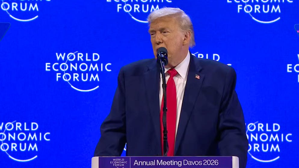 WEF in Davos. People fall asleep during Trump speech +++ 