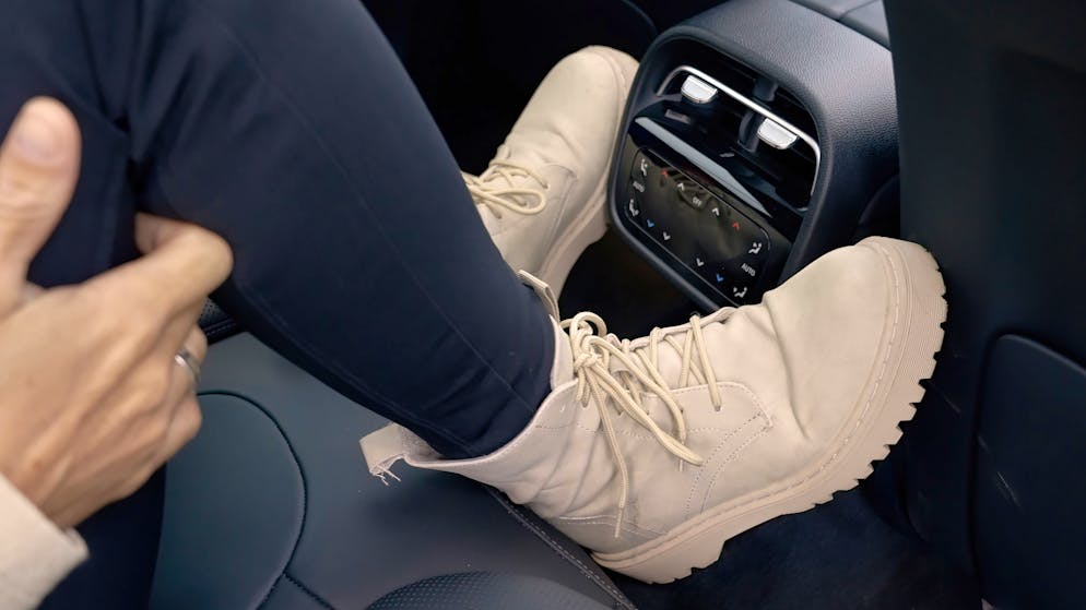 Der Mitteltunnel ist so gross, dass dort niemand bequem sitzen kann.