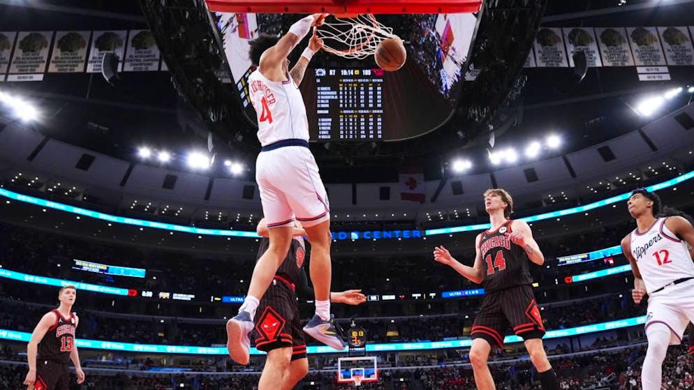Auch dieser spektakuläre "Dunk" von Yanic Konan Niederhäuser nützte den Los Angeles Clippers gegen die Chicago Bulls nichts